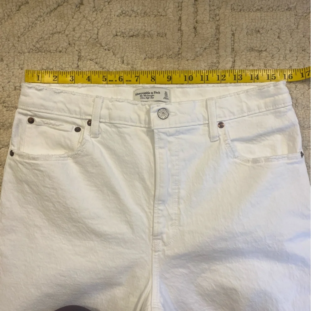 Abercrombie & Fitch The 90s Straight Ultra High Rise White Distressed Jean 31/12 - Picture 4 of 9